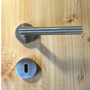 Yale Manija Milan Plateada